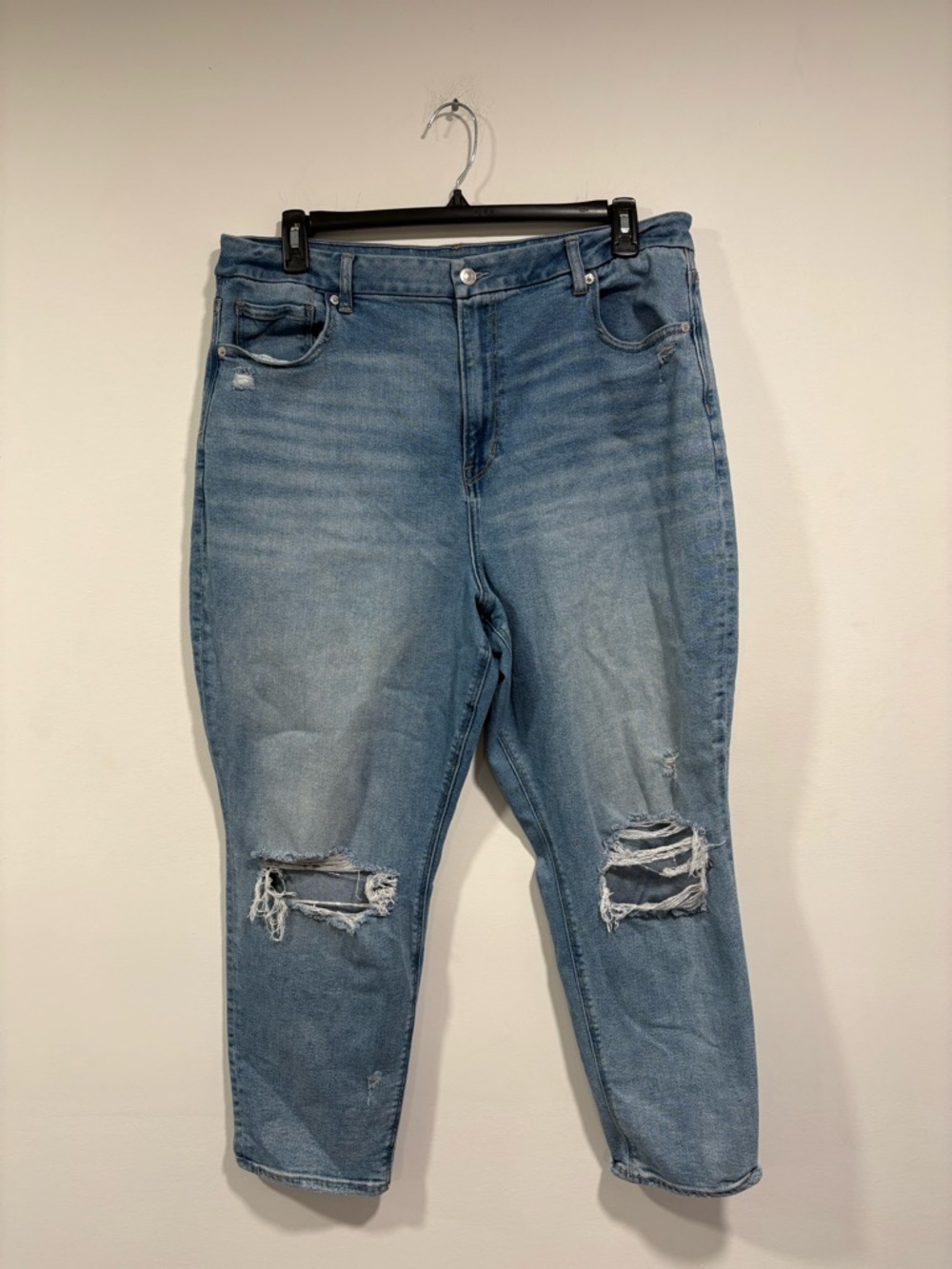 American Eagle Outfitters Light Blue Boyfriend Jeans with Knee Rips